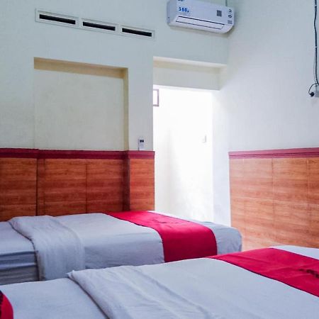 Reddoorz Syariah At Griya Soeratin Pacitan Ξενοδοχείο Εξωτερικό φωτογραφία