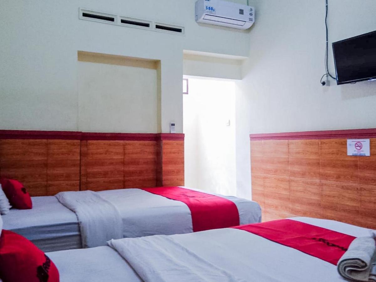 Reddoorz Syariah At Griya Soeratin Pacitan Ξενοδοχείο Εξωτερικό φωτογραφία