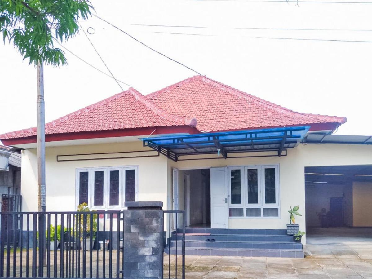 Reddoorz Syariah At Griya Soeratin Pacitan Ξενοδοχείο Εξωτερικό φωτογραφία