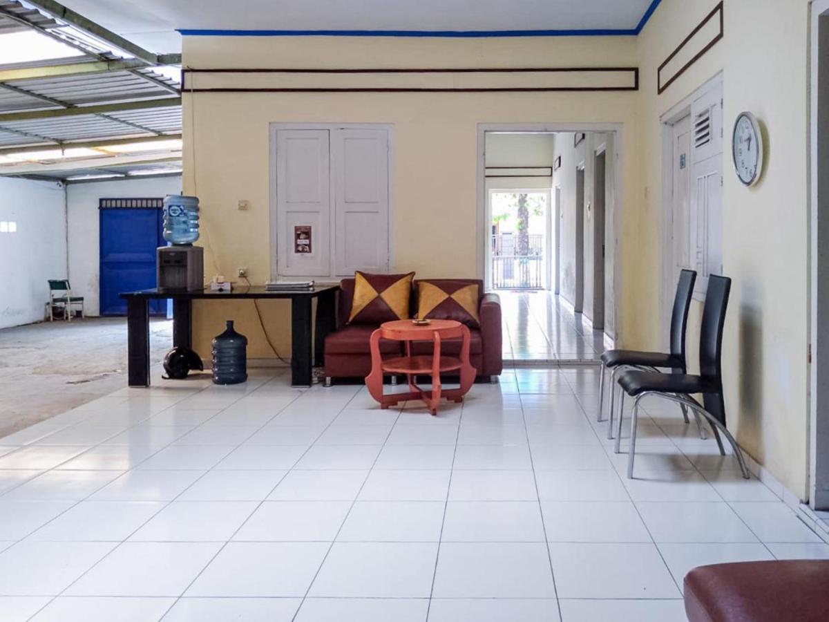 Reddoorz Syariah At Griya Soeratin Pacitan Ξενοδοχείο Εξωτερικό φωτογραφία