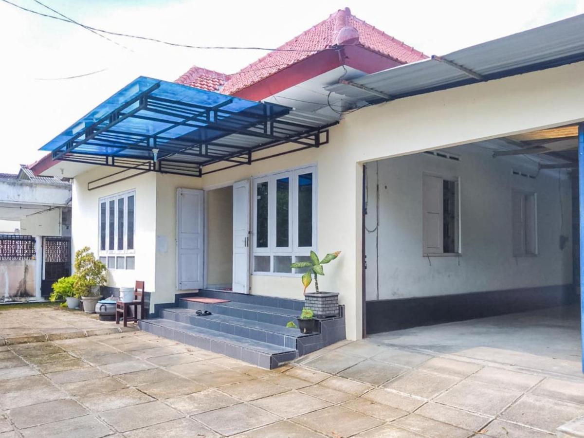 Reddoorz Syariah At Griya Soeratin Pacitan Ξενοδοχείο Εξωτερικό φωτογραφία