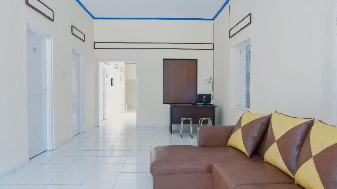 Reddoorz Syariah At Griya Soeratin Pacitan Ξενοδοχείο Εξωτερικό φωτογραφία