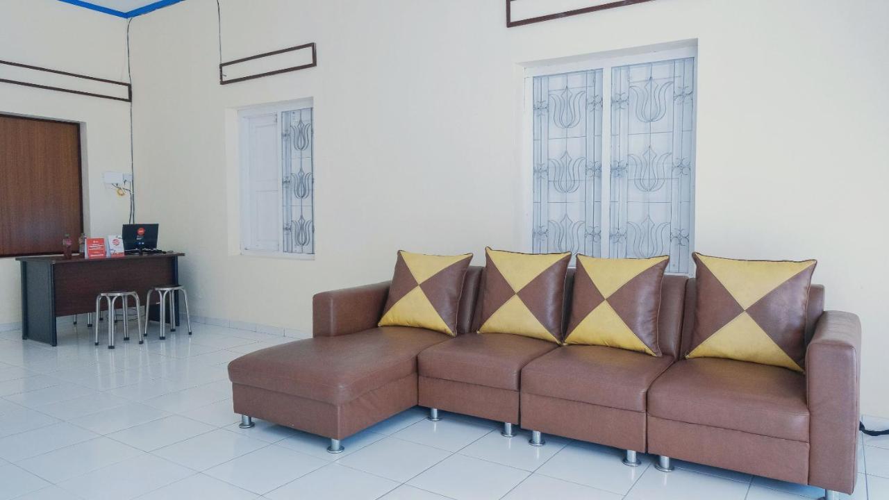 Reddoorz Syariah At Griya Soeratin Pacitan Ξενοδοχείο Εξωτερικό φωτογραφία